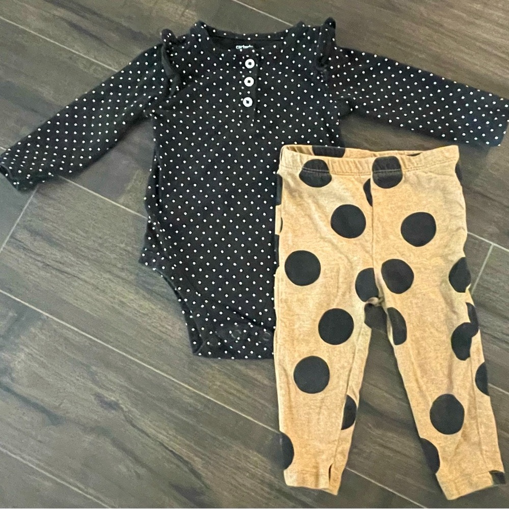 Carters - Two Piece Polka Dot Set - SIZE: 9 Month